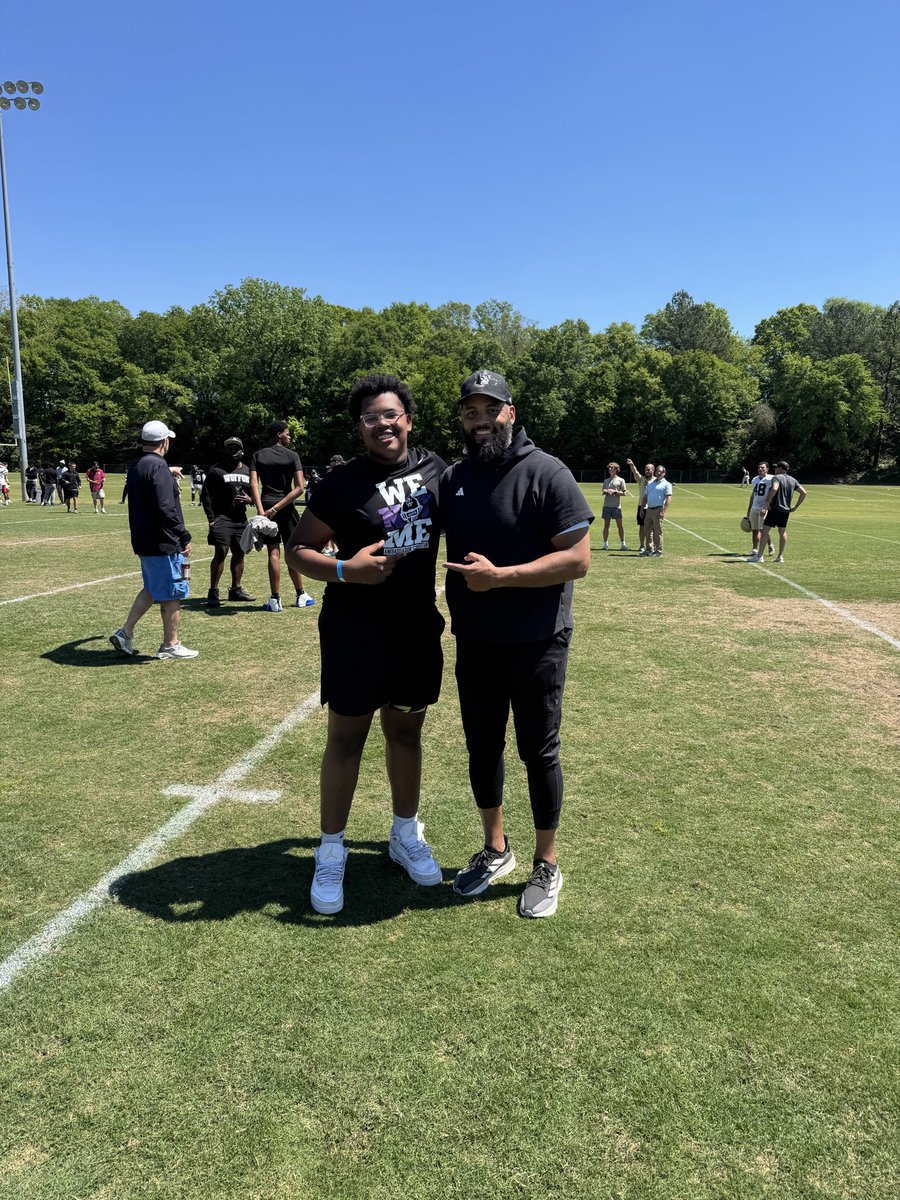 KaiSmith2028's tweet photo. Blessed for the opportunity to connect with @Cwoods75 and learn more about @Wofford_FB yesterday. https://t.co/MirO2E0Ttz