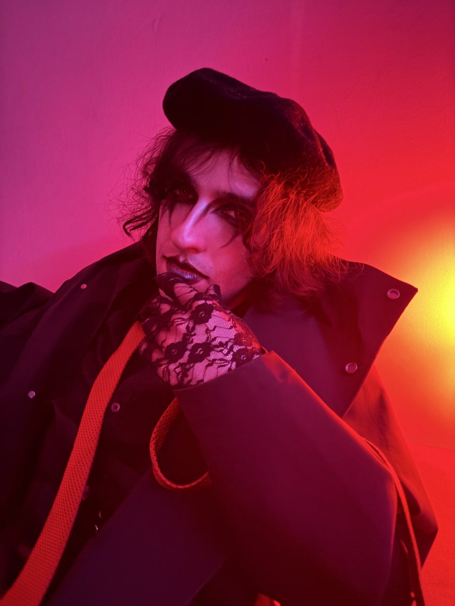 wiutchi's tweet image. anyway.
.
.
#altfashion #portrait