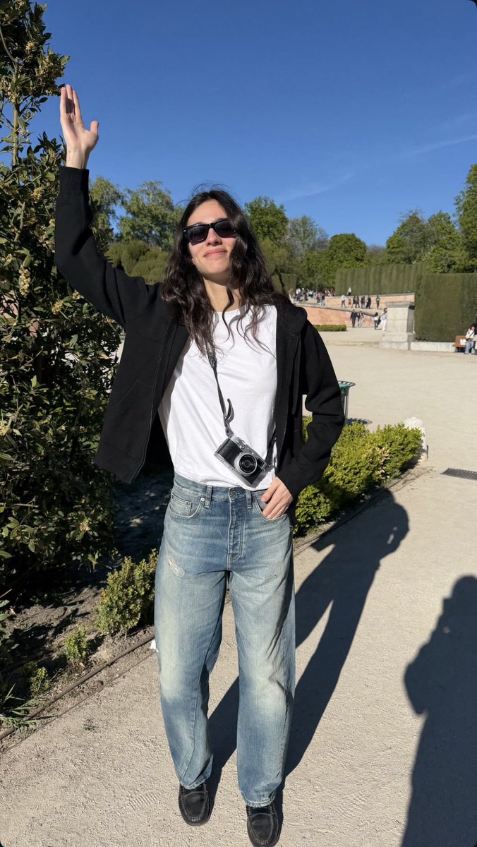 C ᥫ᭡ tweet media