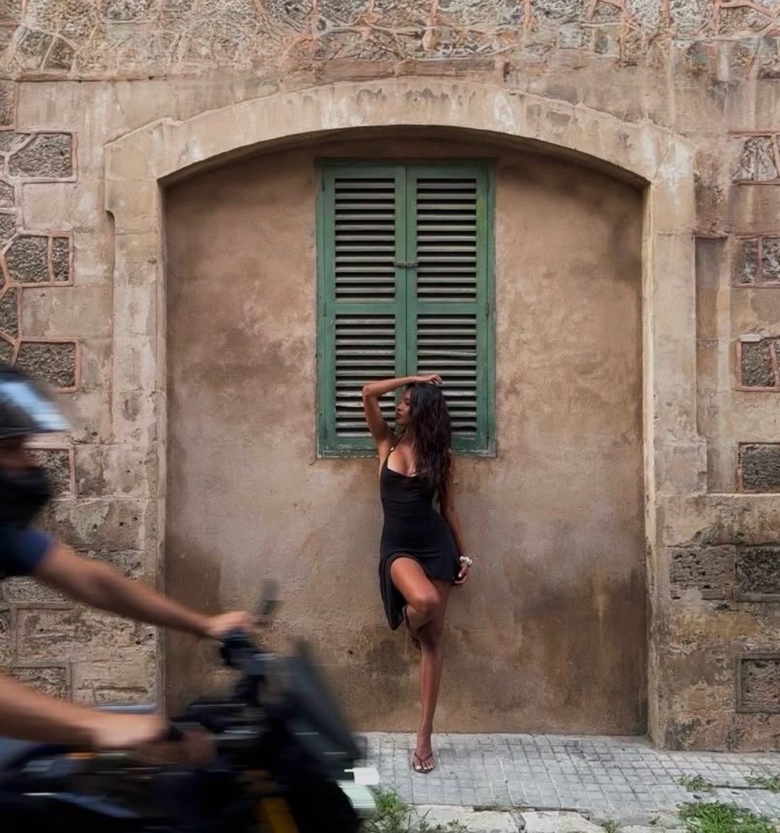 لارا tweet media