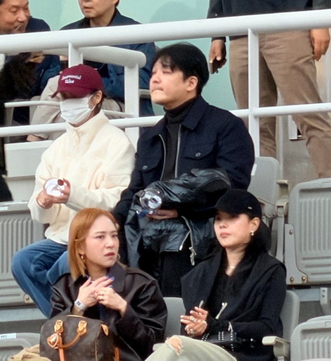 🎤 معجبيّ ايو العرب tweet media