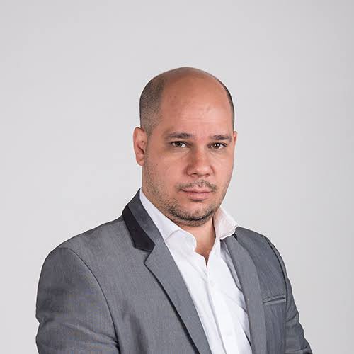 Vieron como este pelado no fue a buscar a ninguna de las JUBILADAS QUE LE PRESTARON 200 LUCAS VERDES A ADORNI? 

Periodismo ensobrado 📩