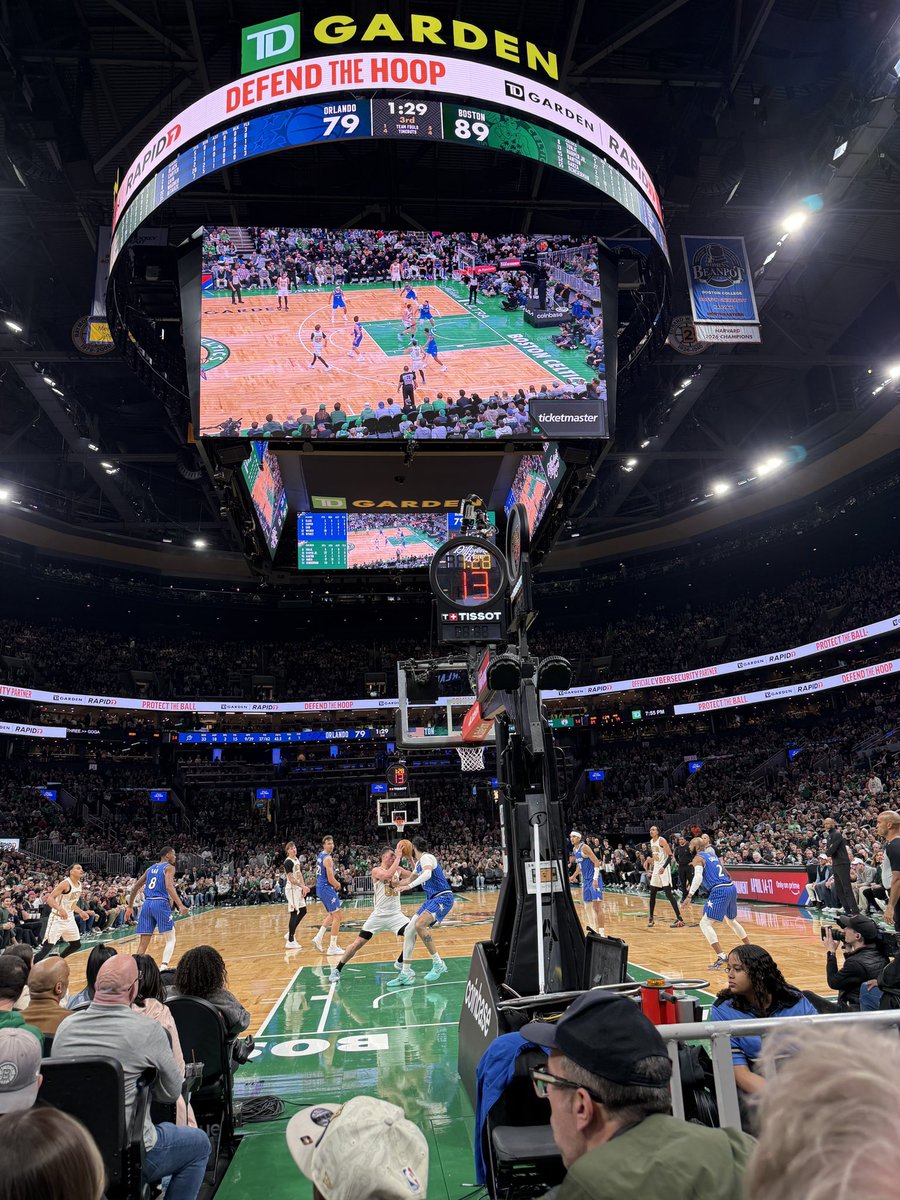 This place has erupted in a playoff atmosphere!
🔥🔥🔥☘️