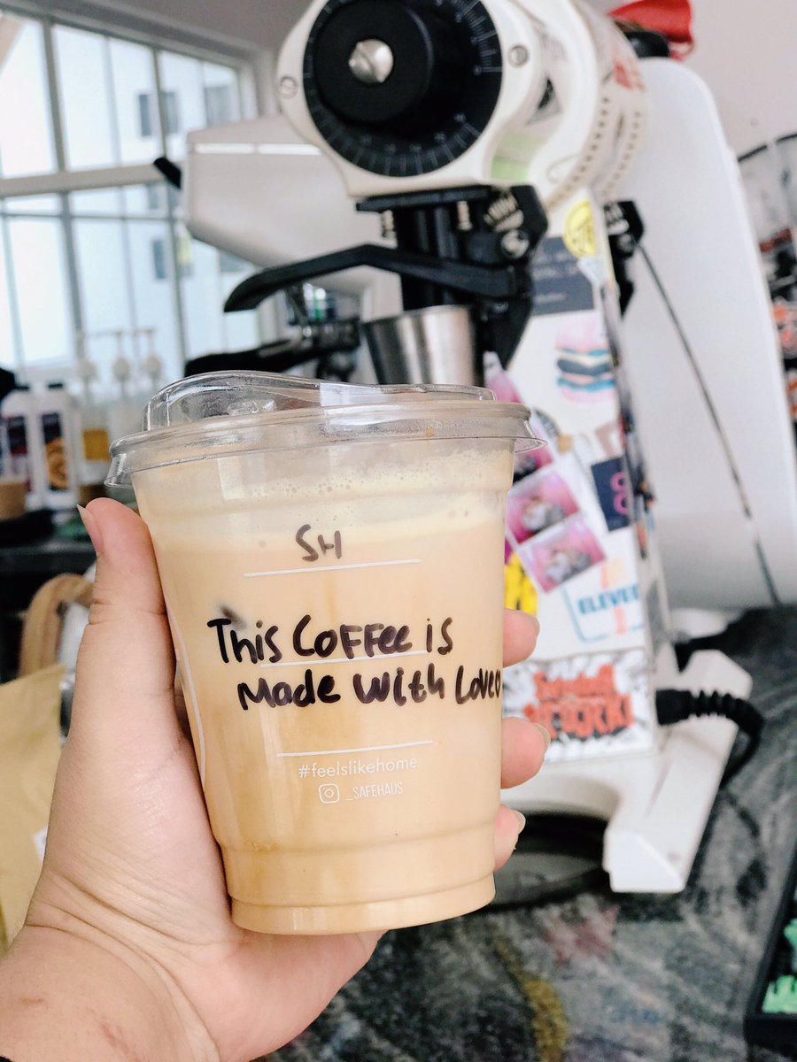alanachaa's tweet photo. sebelum memulai hari, mari takeaway kopi dulu https://t.co/JIfWmH3WuK
