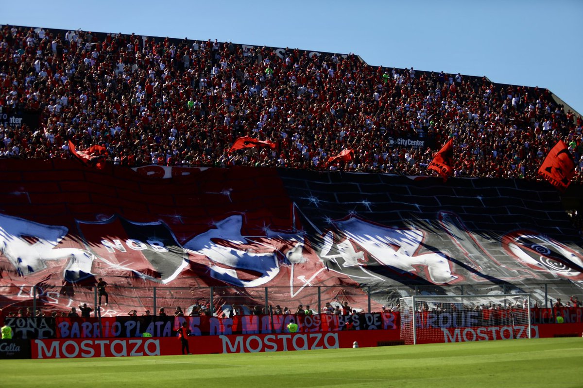 "¿Qué hacés, Aníbal? ¿Cómo va? Imposible. Arreglar ni en pedo, y más que yo jugué en Central, un empate ni en pedo. Nosotros estamos a nada de entrar a la Copa Sudamericana y de clasificar entre los ocho, así que el sábado vamos a hacer todo para ganar para mandarlos a la B.