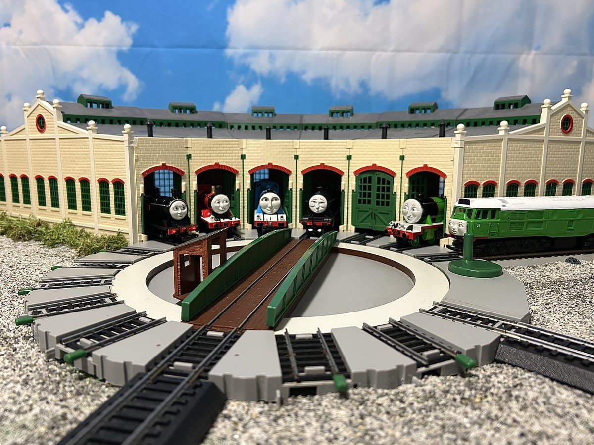 ThomasLover tweet media