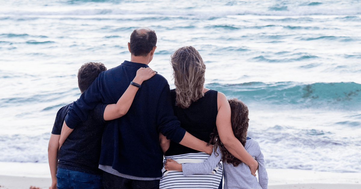 MichaelLapuzGFI's tweet photo. Term vs. Whole Life Insurance—know the difference! 🧠 Term is budget-friendly &amp; temporary. Whole life lasts forever and builds value. One choice shapes your family’s future. Choose wisely.
#LifeInsuranceBasics https://t.co/z9zkH8Uo2U