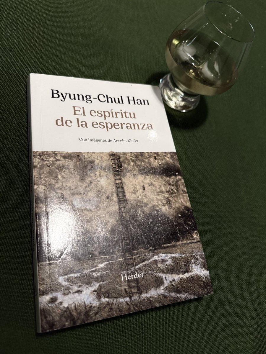 Good Sunday. Stormy weather, good reading and a whisky. I’m grateful.