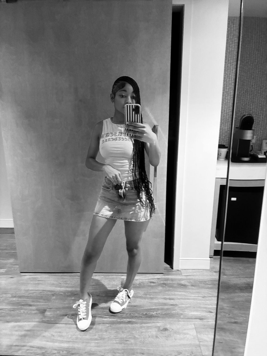 mssheniahhhk's tweet photo. i really CBFW on NO day #callmybluff #vondutch #BAIG https://t.co/xqWuXJIPiy