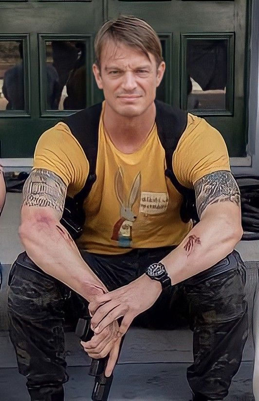 female adrian chase (luiza) tweet media