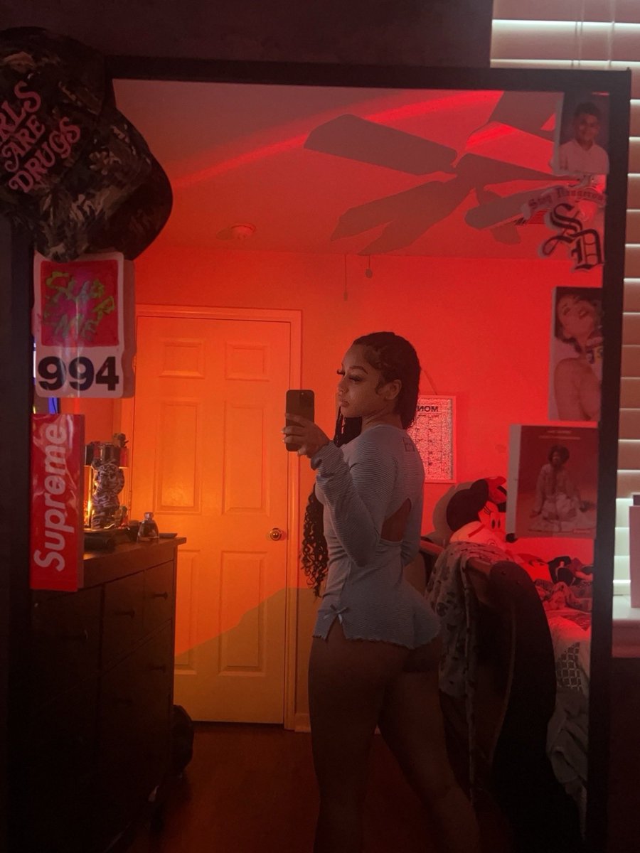Kayla tweet media