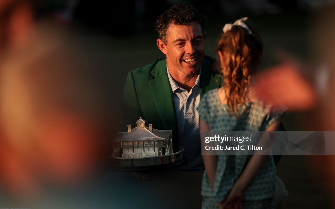 rory_fans's tweet photo. What a picture ❤️🌺 https://t.co/slXqVxNZjk