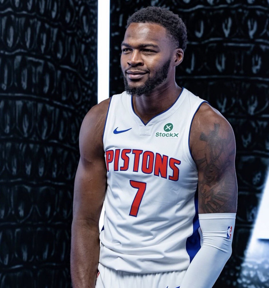 𝔗𝔥𝔢 𝔇𝔢𝔱𝔯𝔬𝔦𝔱 𝔗𝔦𝔪𝔢𝔰 📰 tweet media