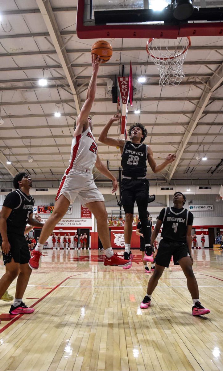 CamPryor4's tweet photo. Sr Season stats:
13 ppg, 6rpg, 3apg
-All conference 
-All state 
-All state Tournament Team
I loved this team and I am forever grateful for this program and game. @Coach__Jameson @AllArkansasPrep @ArSportsNet https://t.co/dxxCfJiOdA