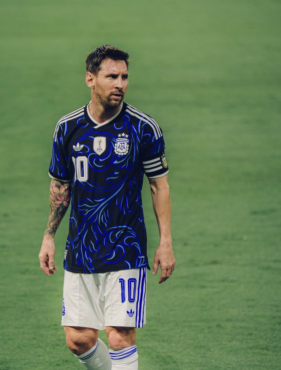 198 partidos
⚽️ 116 goles
🅰️ 61 asistencias
🏆 2 Copa América 
🏆 1 Mundial
🏆 Finalissima
🏆 Juegos Olímpicos 

Messi con la Selección Argentina. 

Un escándalo.