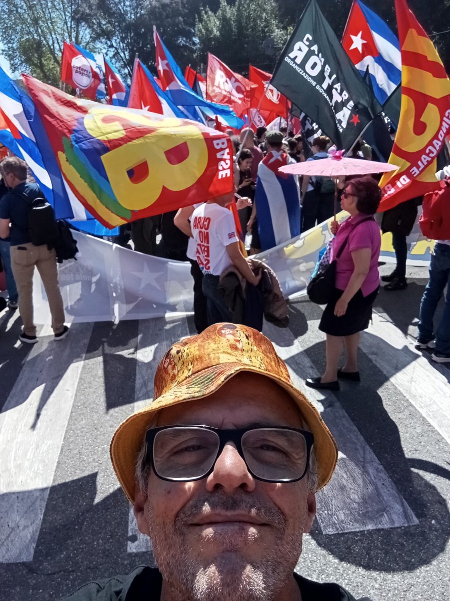 PapProvincialt's tweet photo. Presenti anche noi sabato scorso alla imponente manifestazione a sostegno di Cuba e contro il blocco statunitense...
La solidarietà e la difesa verso Cuba per noi è un dovere...
#CubaNoEstáSola
#NoBloqueo 
#cubalibre https://t.co/sFNi8EMGB1