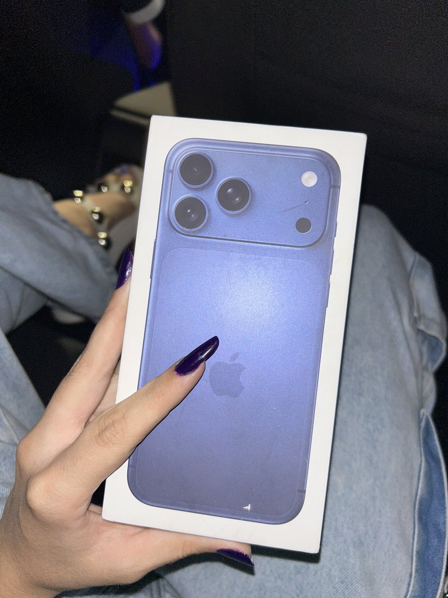 liliay | VAI VER O BTS 3X tweet media