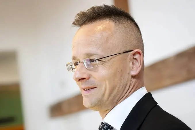 Plissken tweet media