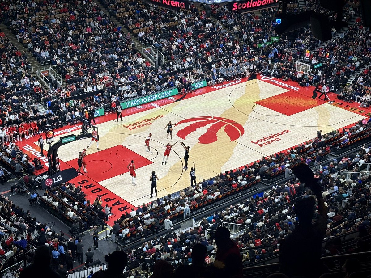 Lisa 🩷💜💙 tweet media