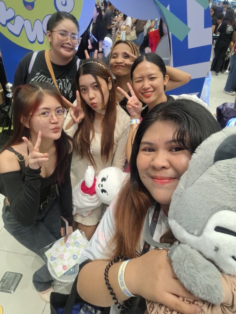 Channiechan_08's tweet image. A day that I will never forget. Thank you to all the stays that I interacted with you make that day extra special. See you next event.
#STAY_inthe_LOOP
#Events_by_AllForSKZ