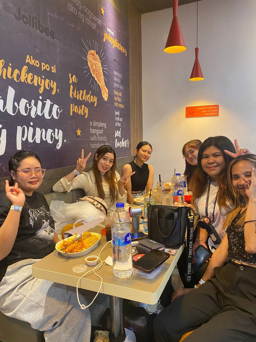 Channiechan_08's tweet image. A day that I will never forget. Thank you to all the stays that I interacted with you make that day extra special. See you next event.
#STAY_inthe_LOOP
#Events_by_AllForSKZ