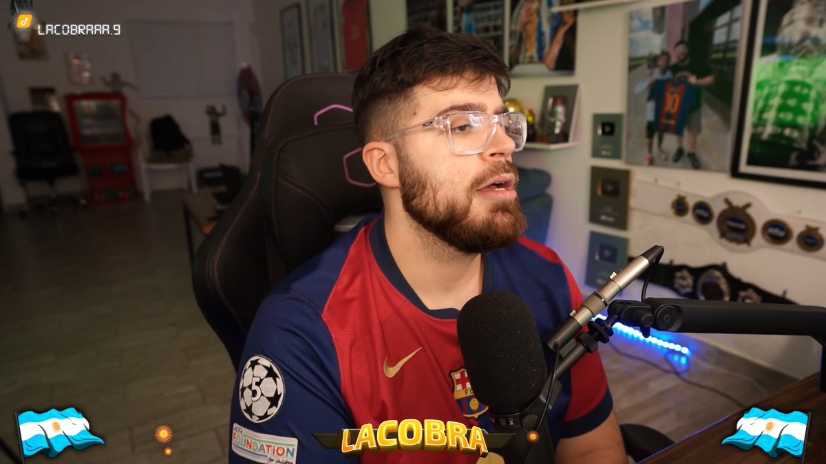 LACOBRAAA Out of Context tweet media