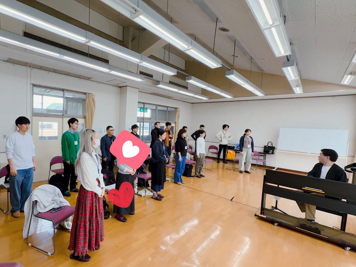 choir_lab's tweet photo. 昨日は中村先生の練習でした☘️
昨日も見学者と、今週から正式に入団したメンバーを迎え、出会いの春が続いています🌸
「山を登る」「奇跡の鹿」ではハンガリー語の発音に苦戦しながらも、歌詞の意味を味わいながら練習しました🦌✨
#chorus #団員募集 #混声合唱 https://t.co/PHjzobvOYv