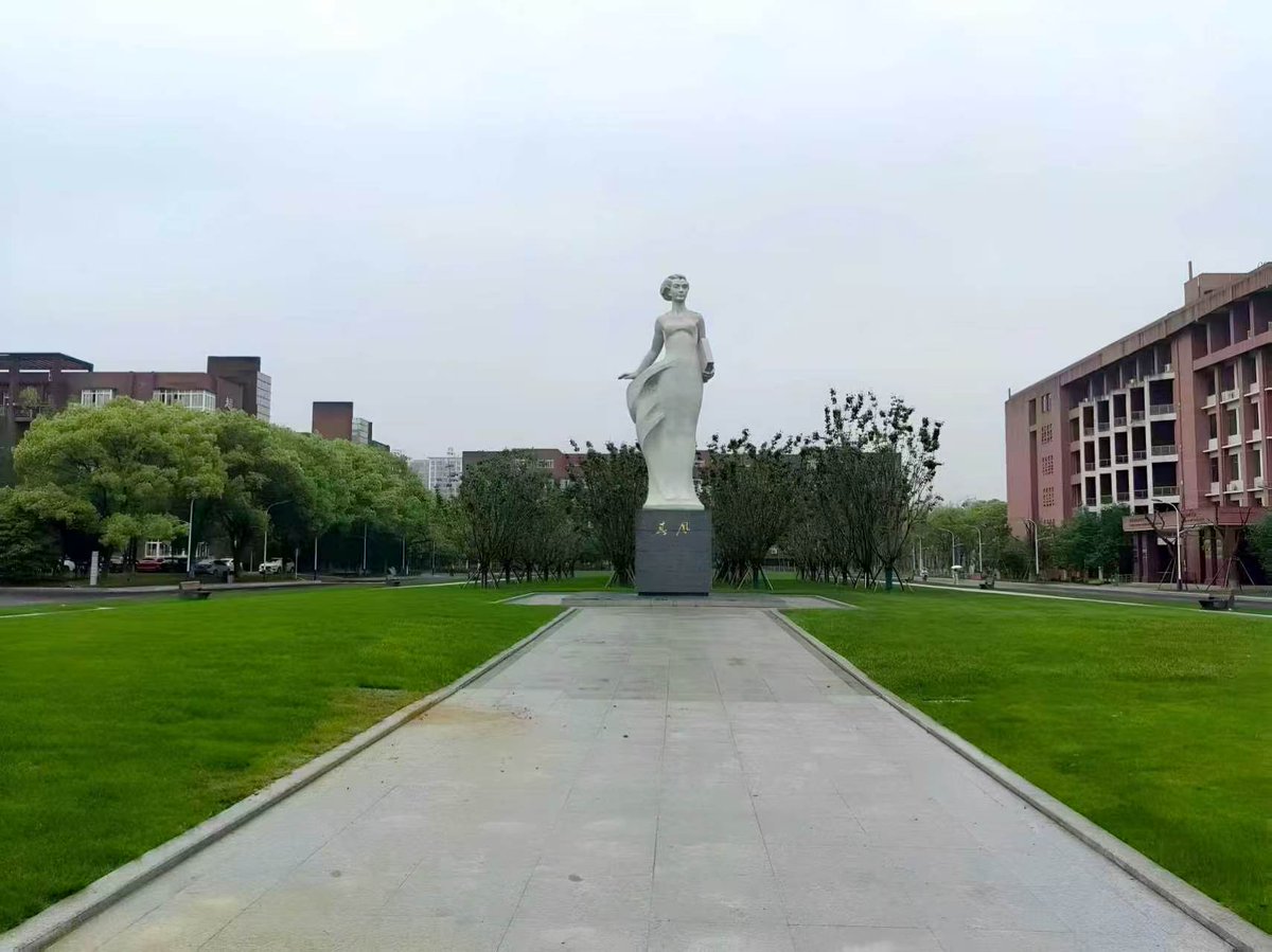 haijunlihjl's tweet photo. Stepping into the campus, every breeze feels like a gentle caress, carrying the warmth of knowledge and the scent of youth.
踏入校园,每一缕风都温柔拂面,裹挟着知识的暖意与青春的气息,如沐春风。
#CampusVibes #SpringBreeze #AcademicBliss https://t.co/2oujU8ROLm