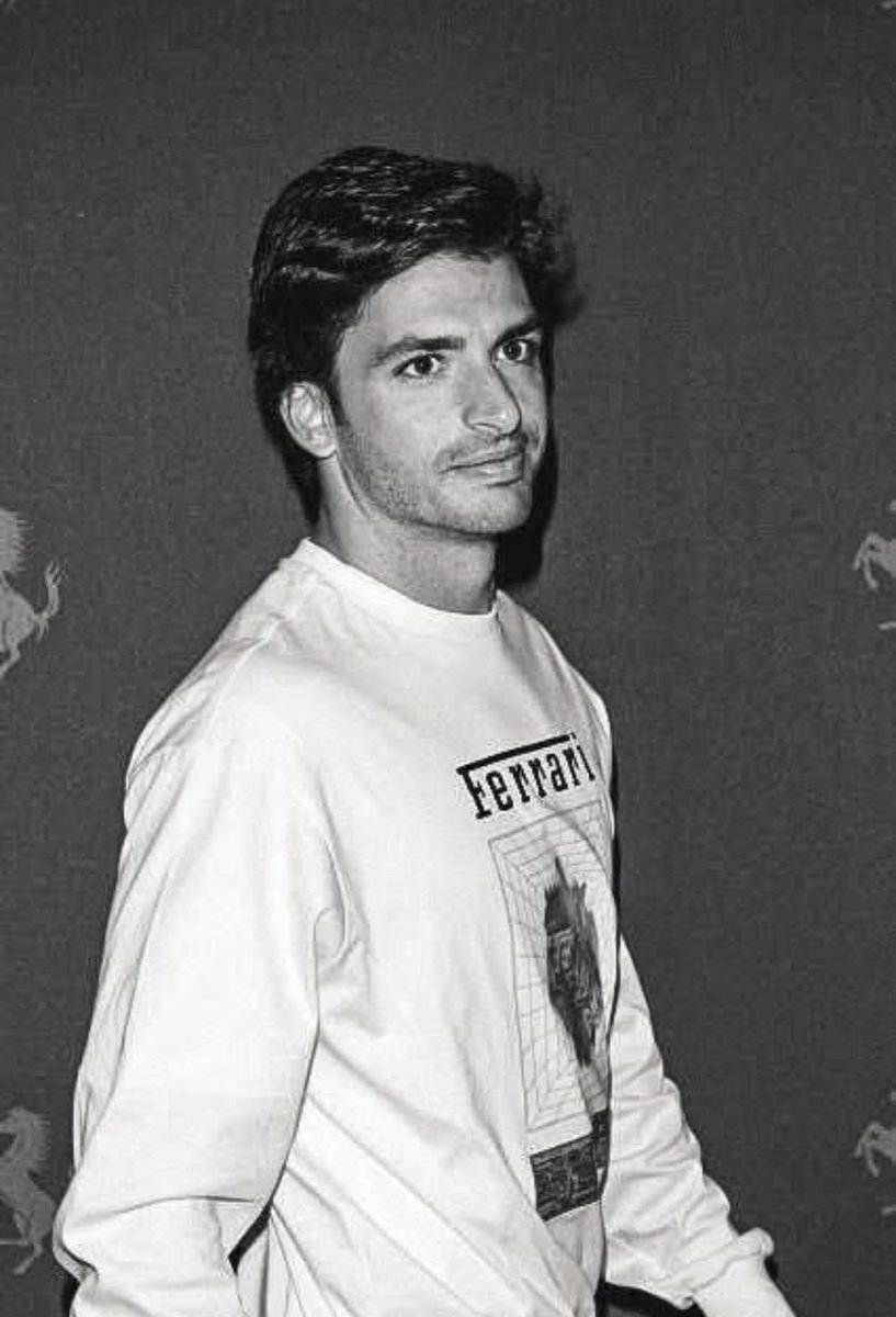 Day 449
<a href="/Carlossainz55/">Carlos Sainz</a> can I borrow this shirt? 
PLEASE? You can have it back after a few years, but only if you REALLY want it! 
🌶️🇪🇸🤍💙
Hola Carlos, ¿me prestas esta camiseta? ¿POR FAVOR? Podrás recuperarla en unos años, ¡pero solo si la quieres!
#Team55 <a href="/WilliamsF1/">Atlassian Williams F1 Team</a>