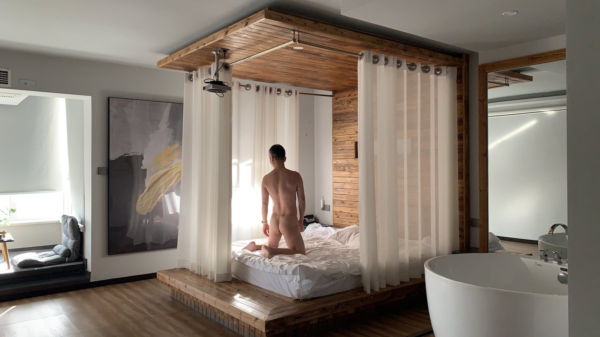 lightSeeker tweet media