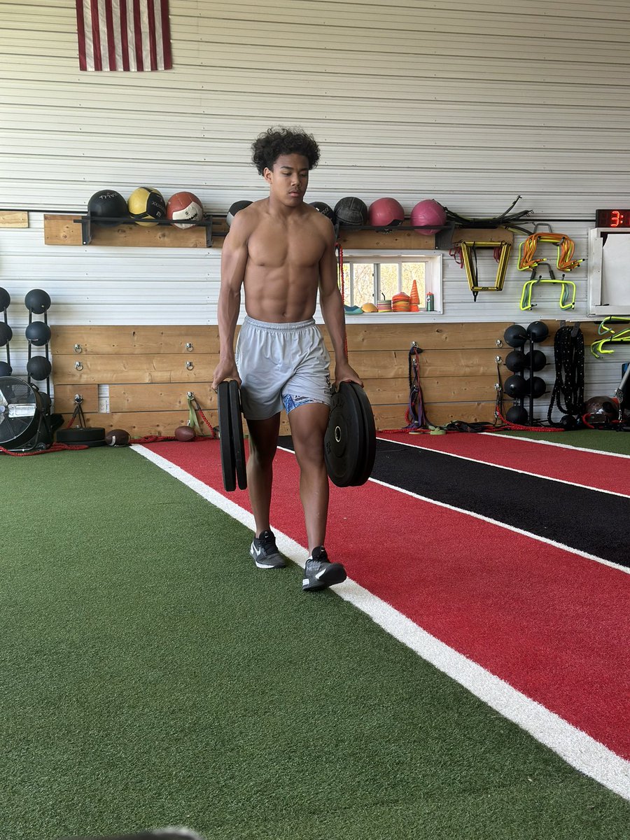 richallen_iv's tweet photo. Excited for the season! https://t.co/3JEYvOuKrX