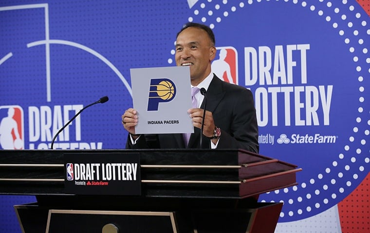 Es oficial, pasamos de un juego 7 en finales al peor registro en la historia de la franquicia, 19-63.

El MVP de la 25/26 debería ser Haliburton.