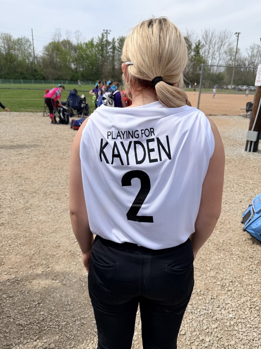 BayWade2's tweet photo. We got 3rd place in Indiana this weekend, going 4-1-1. Proud of my team and how well we played together! As a team we hit .443 this weekend &amp; outscored our opponents 46-25. 
I hit .727 with 3 doubles, 9 RBIs and 8 runs. Excited to continue this next weekend in Rantoul! https://t.co/eLbS41QyNh