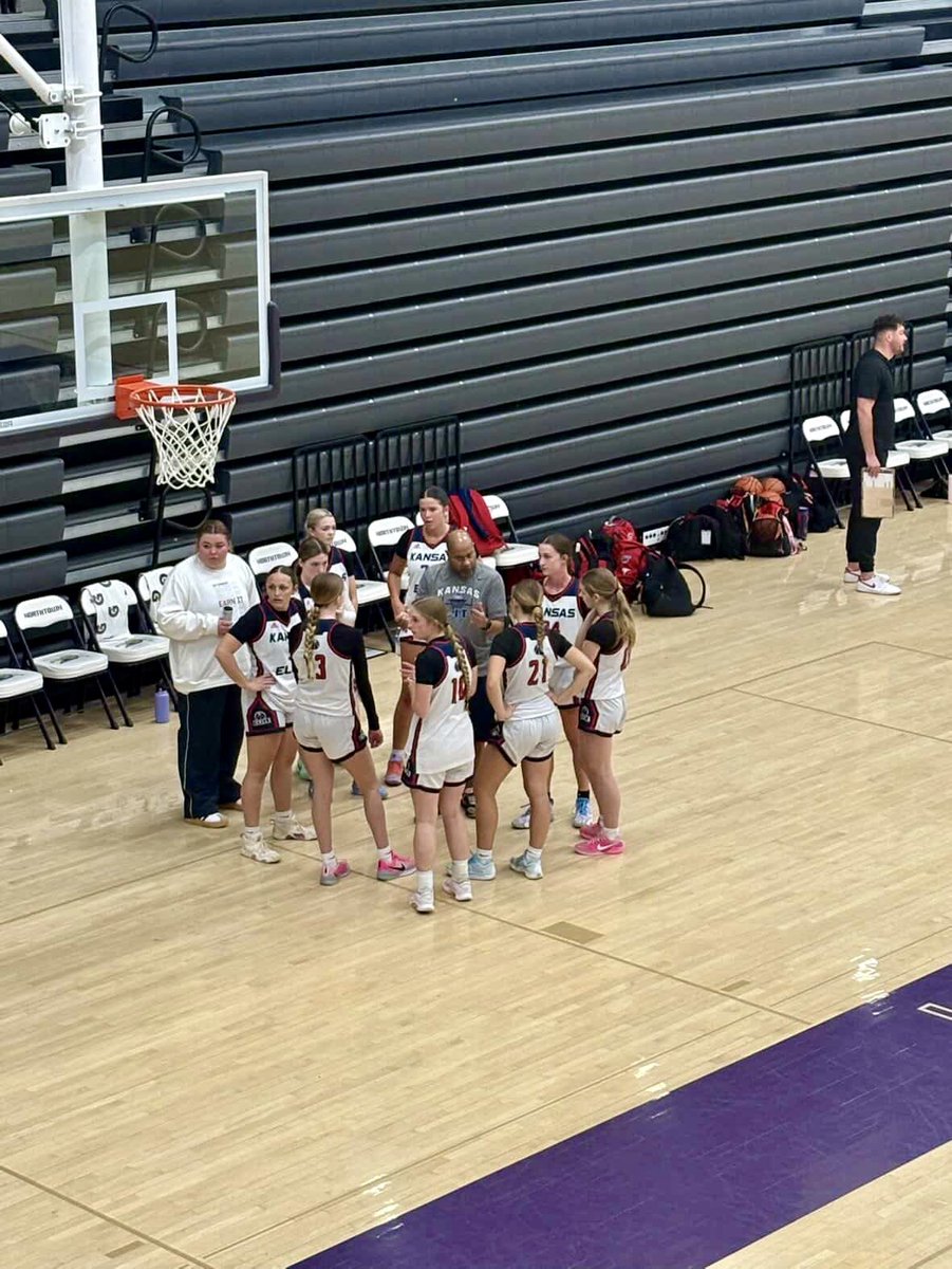 CoachMcCree's tweet photo. Got back on the sidelines this weekend. S/o Rebecca McConville for the 📸 https://t.co/ffkaZf45vu