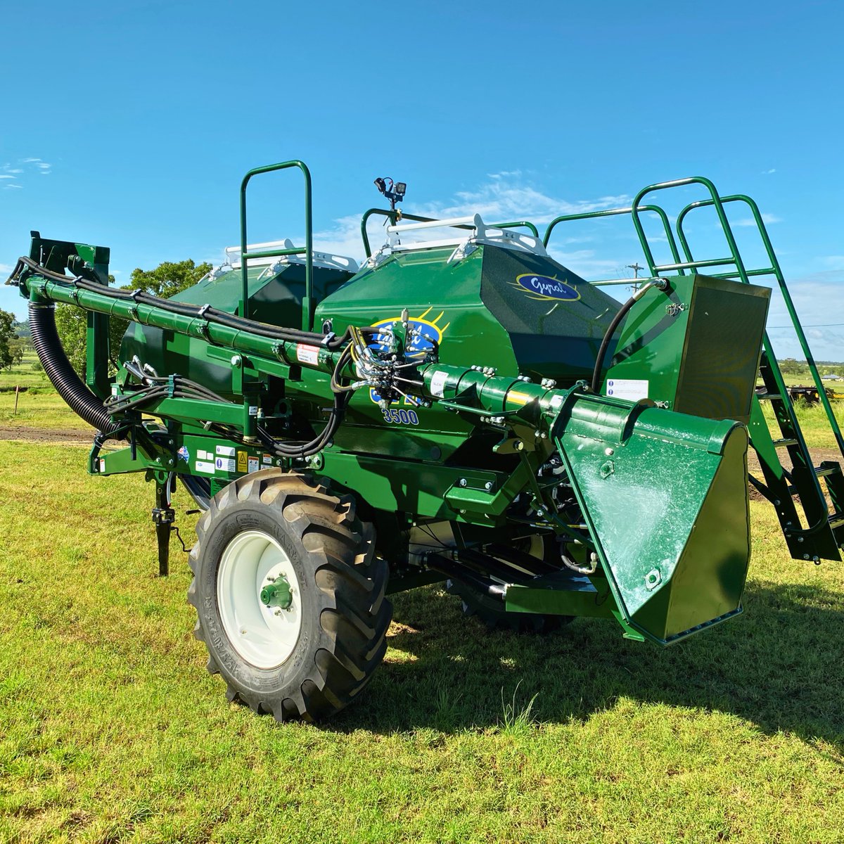 Excelagr's tweet photo. 🚜 STR Single Axle Air Seeder.
Simple design. Reliable performance. Built for Australian conditions.
📞 1800 439 235
#excelagriculture https://t.co/ZhrR3XXmdi