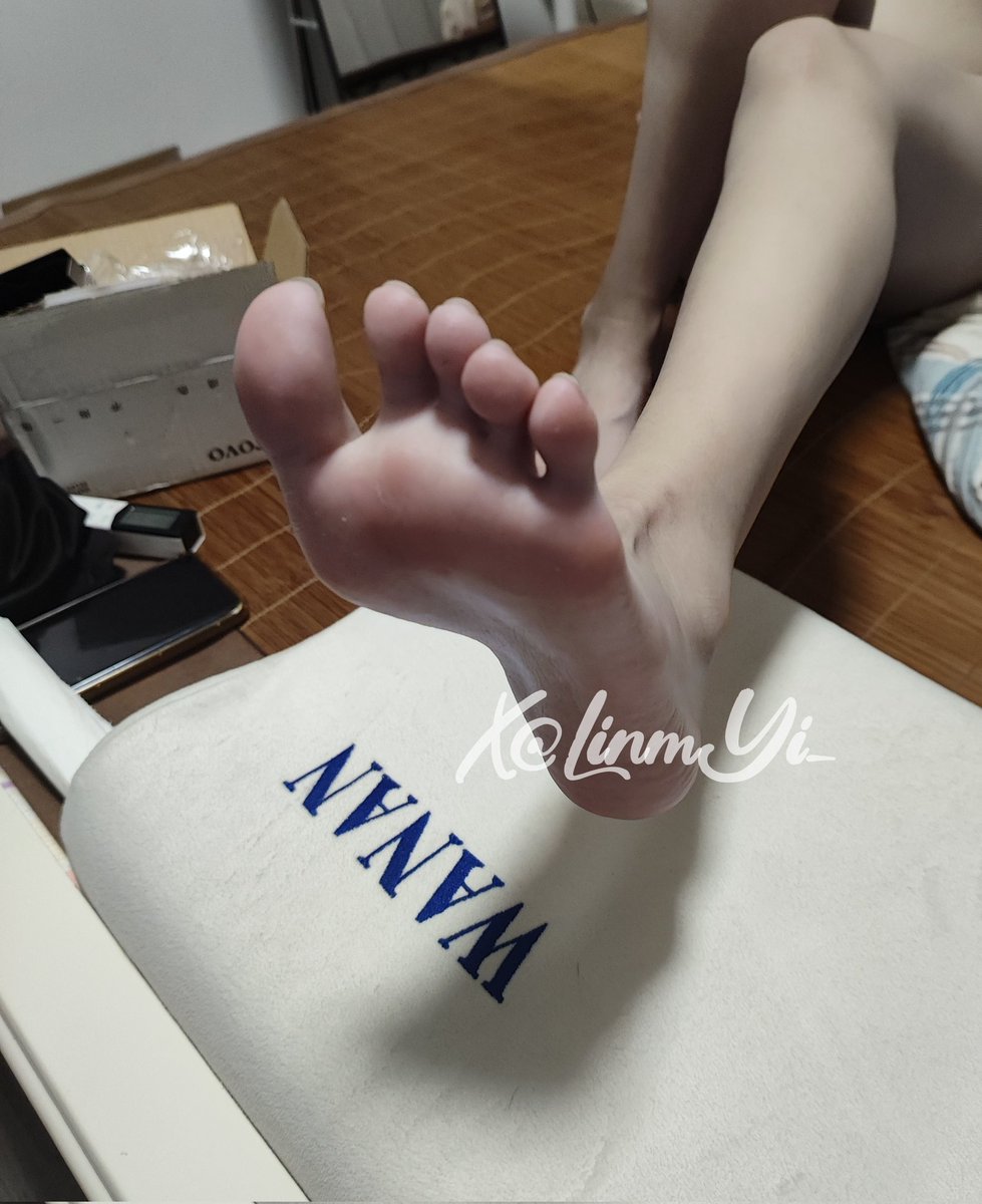 LinmYi_'s tweet photo. 张嘴 https://t.co/kesKYadSgR