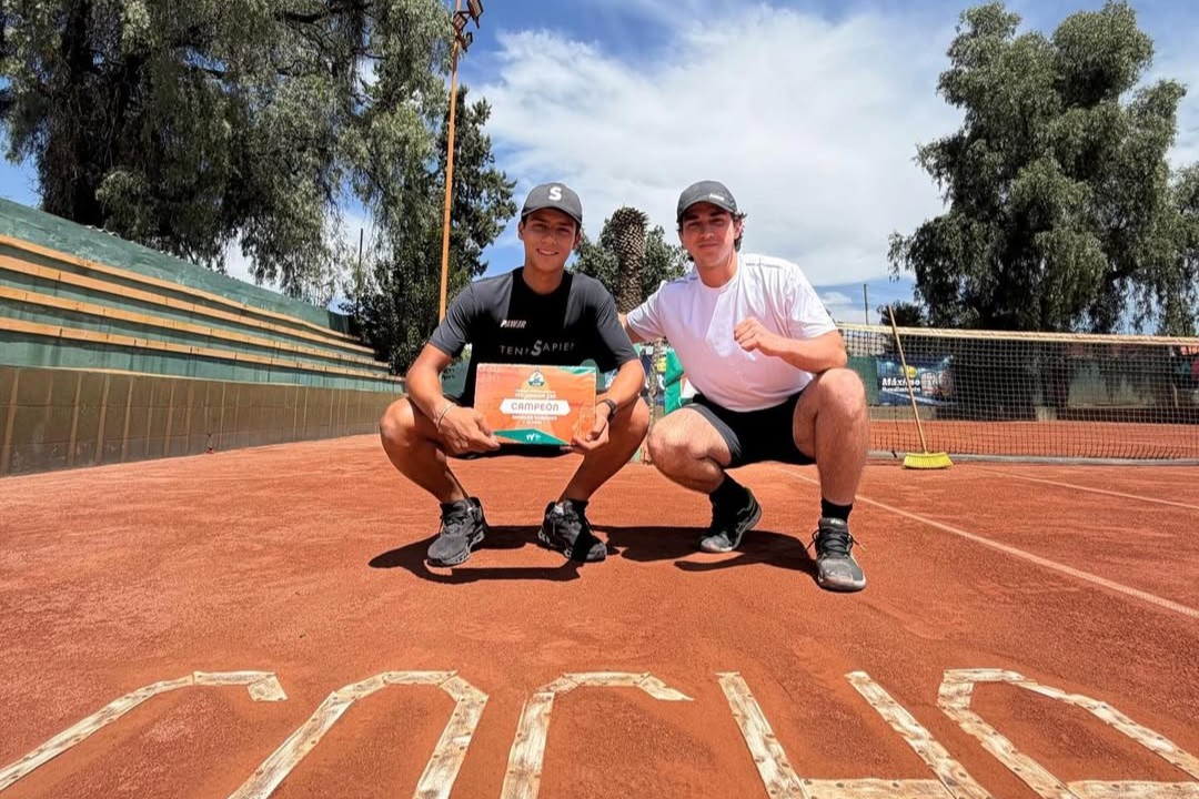 🏆🎾🇻🇪 Ignacio Mejías conquista el título individual del ITF J30 de Cochabamba

De las semifinales en La Paz al título individual en Cochabamba, el joven venezolano estrena su palmarés en esta modalidad dentro del circuito mundial ITF

#TenisVinotinto
#JuegoSetVinotinto