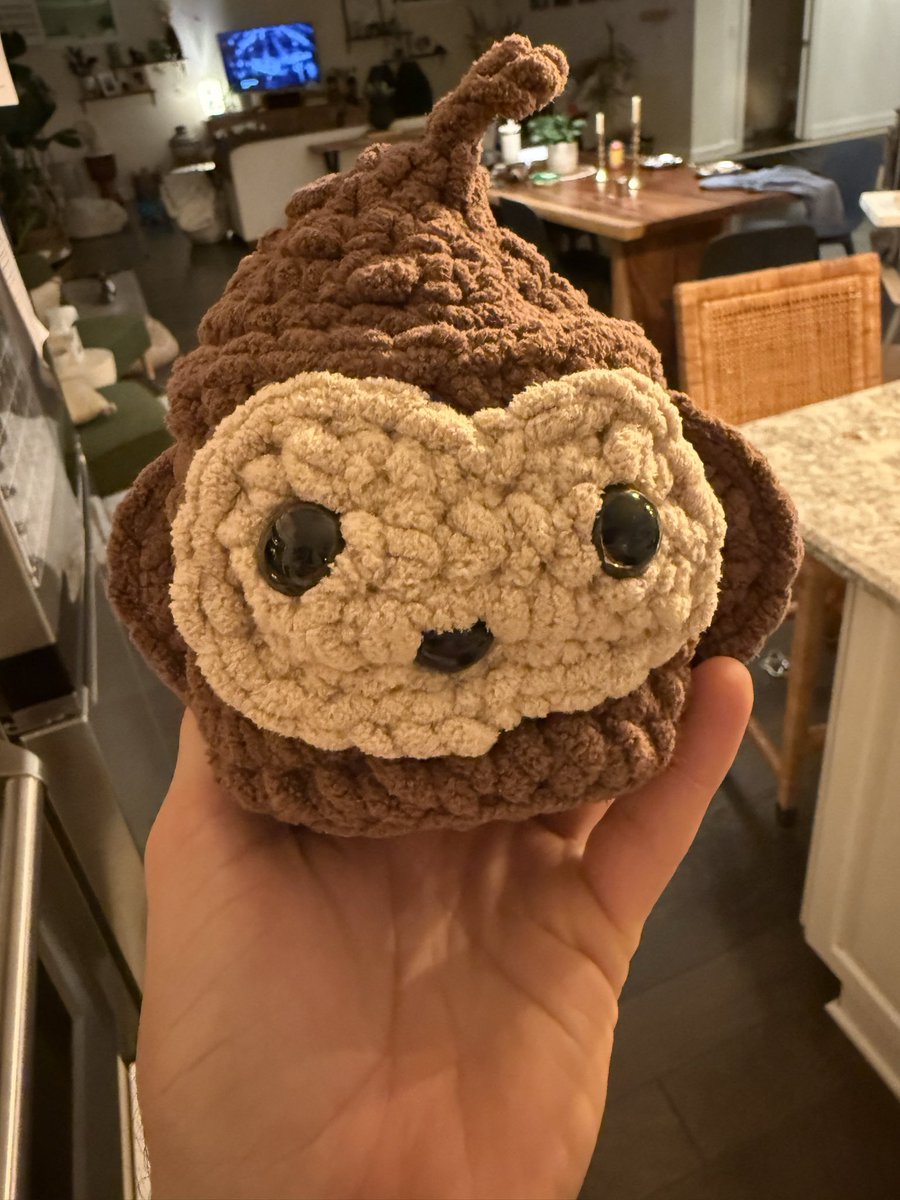 dirtmonkeymusic's tweet photo. Yoooo shout out @_ha_lide for giving me one of the coolest gifts I’ve ever gotten, a monkey basket that she crocheted! https://t.co/1mYPlBV6Sl