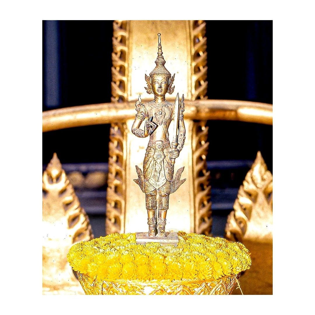 ❖ สวัสดี​ปีใหม่​ไืทย พุทธศักราช​ ๒๕๖๙ ❖

เถลิงศกมหาสงกรานต์​ พุทธศักราช​ ๒๕๖๙ ขอกราบอาราธนา​บารมีแห่งองค์​พระสยาม​เทวา​ธิราช​ โปรดประทานพร ให้สมบูรณ์​พูลทรัพย์ ปักเป่าทุกข์​ ปกปักษ์รักษา แก่ทุกท่าน ​ ตลอดปีพุทธศักราช​ ๒๕๖๙ 
#สงกรานต์2569
#ปีใหม่ไทย 
#เรารักสถาบันพระมหากษัตริย์