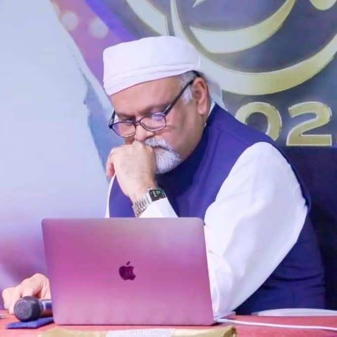 ZoobiRiaz's tweet photo. رسول اللہﷺ نے فرمایاتمہارے اندر دوچیزیں چھوڑے جا رہاہوں ایک کلامِ اِلٰہی اور ایک میری اہلِ بیت
سُنیوں نے کیوں اہلِ بیت کو نکال کےسُنت کردیا؟
انمول سیدی یونس الگوھر 🙇♂️
#inanfenerbahçe #alratv #armagaddon https://t.co/Gedjpft5wK