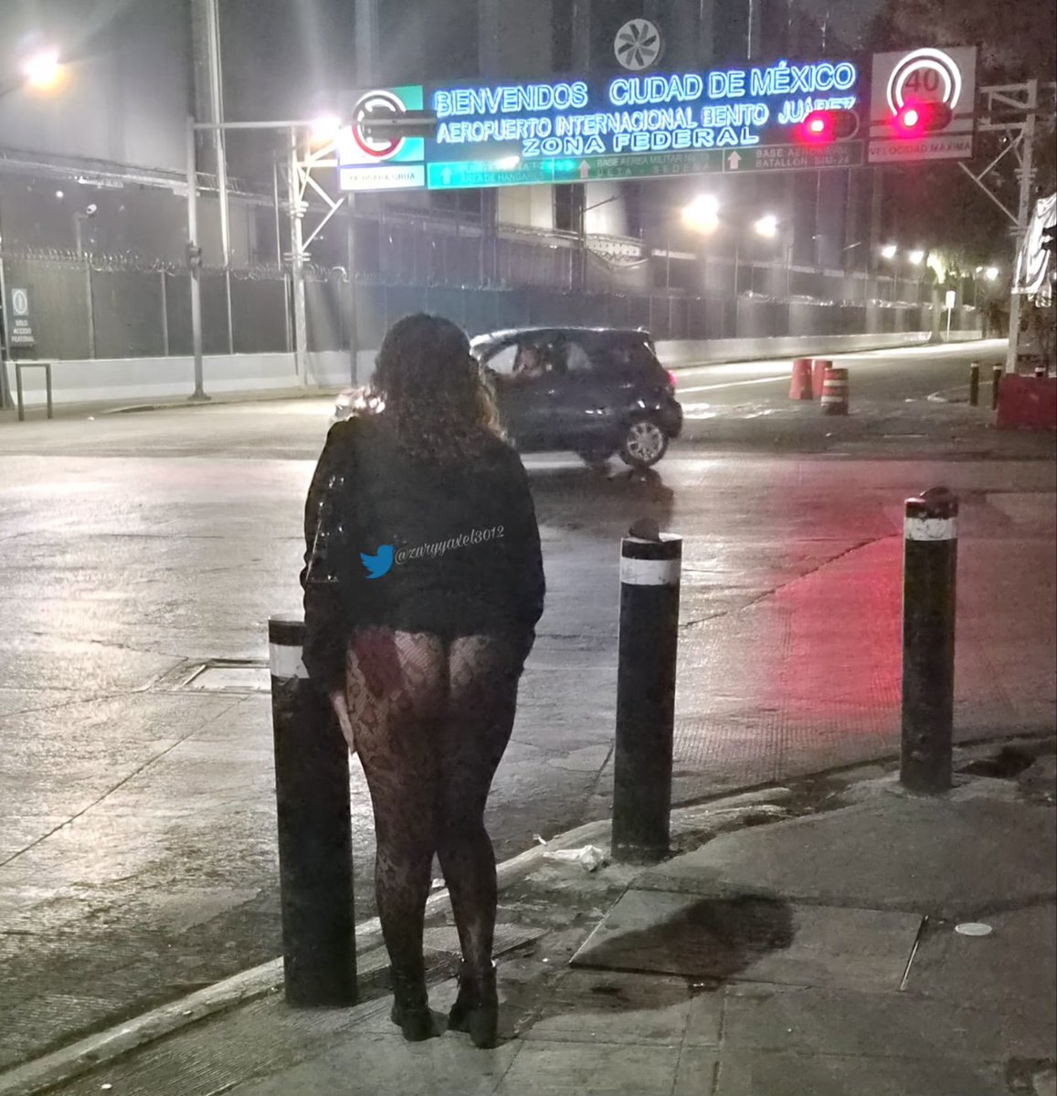 Zury y Axel tweet media