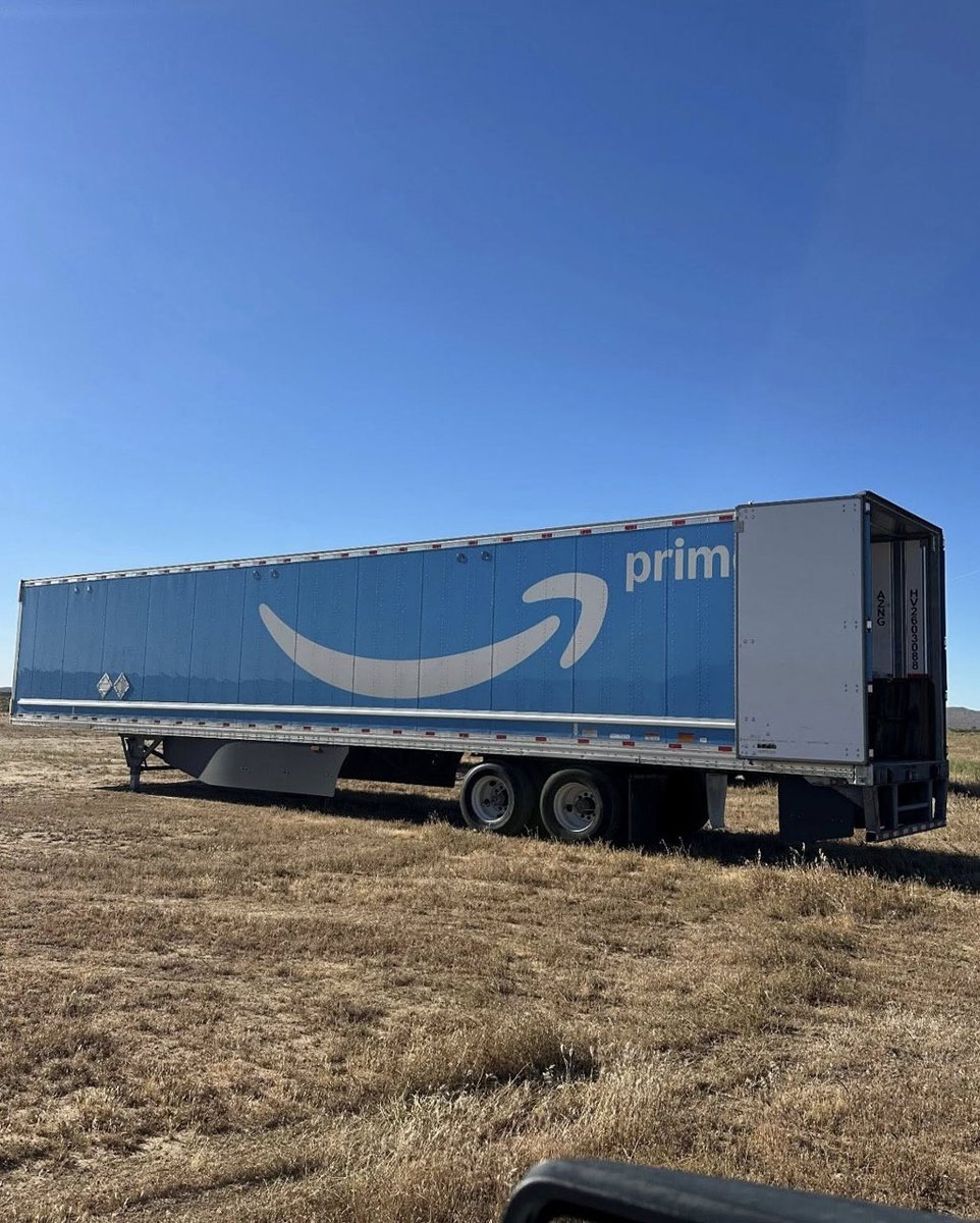 tormentalous's tweet image. Sheriffs Find Stolen Trailers with $1,000,000 in Stolen LEGO

A few days ago Kern County sheriffs conducted traffic stops on some suspicious vehicles and also found two Amazon freight trailers with about $1,000,000 in stolen LEGO products.

thebrickfan.com/sheriffs-find-…

#LEGO