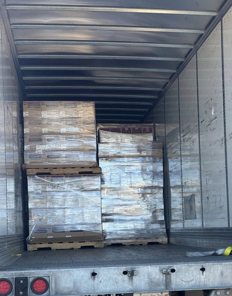 tormentalous's tweet image. Sheriffs Find Stolen Trailers with $1,000,000 in Stolen LEGO

A few days ago Kern County sheriffs conducted traffic stops on some suspicious vehicles and also found two Amazon freight trailers with about $1,000,000 in stolen LEGO products.

thebrickfan.com/sheriffs-find-…

#LEGO
