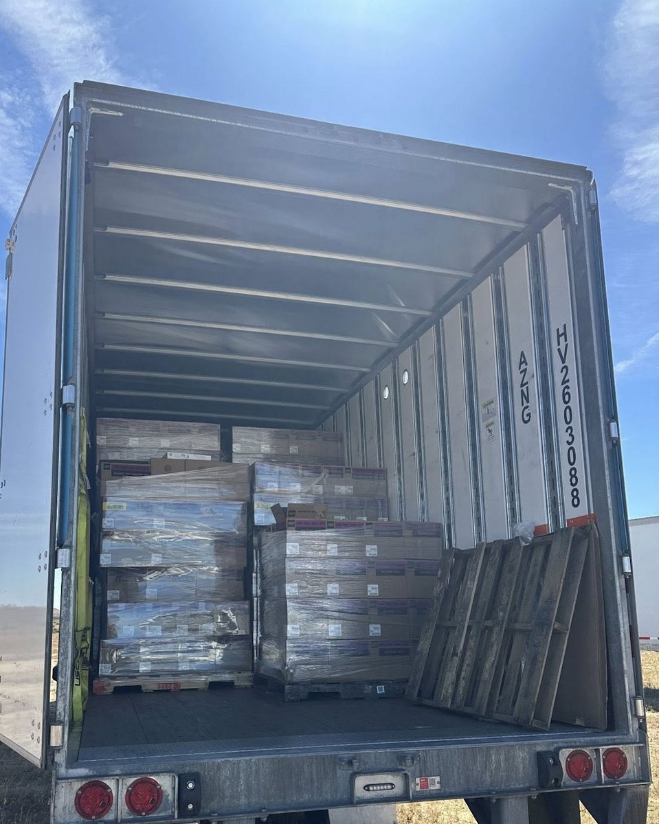 tormentalous's tweet image. Sheriffs Find Stolen Trailers with $1,000,000 in Stolen LEGO

A few days ago Kern County sheriffs conducted traffic stops on some suspicious vehicles and also found two Amazon freight trailers with about $1,000,000 in stolen LEGO products.

thebrickfan.com/sheriffs-find-…

#LEGO