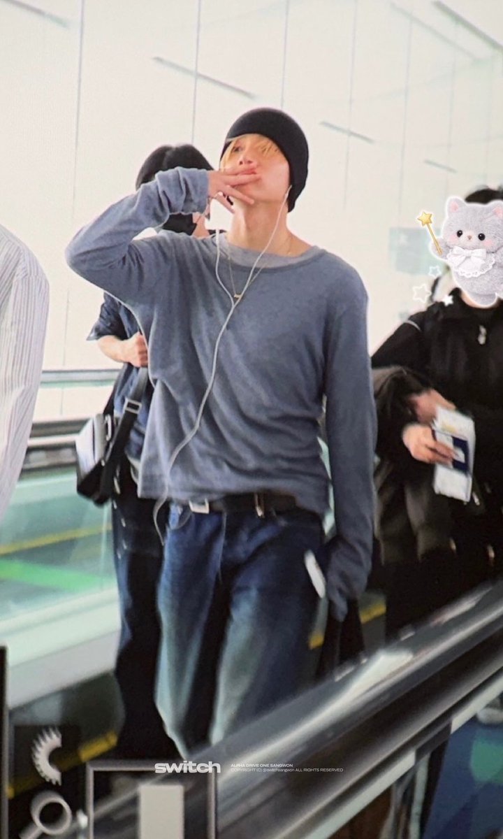 ALD1_fess's tweet image. ald1! lee sangwon kaosan dan kuplukan doang aja auranya tuh mantap bgttt 🥵😭