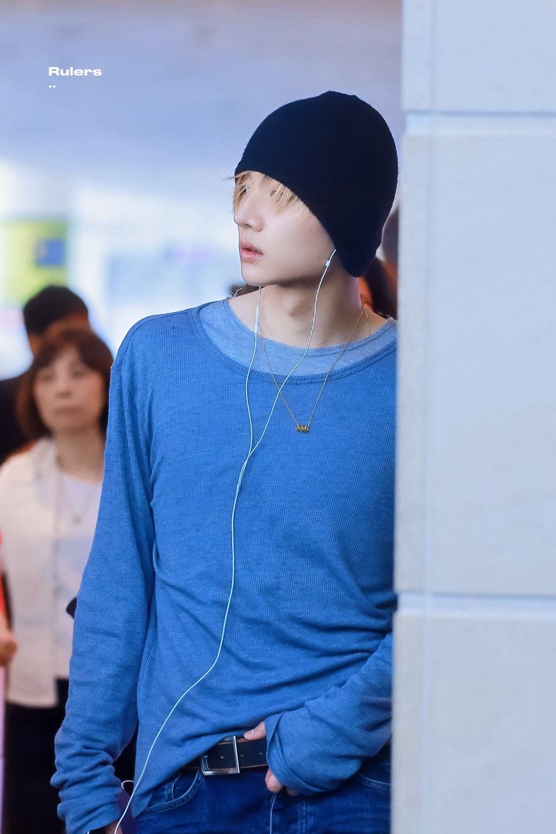 ALD1_fess's tweet image. ald1! lee sangwon kaosan dan kuplukan doang aja auranya tuh mantap bgttt 🥵😭