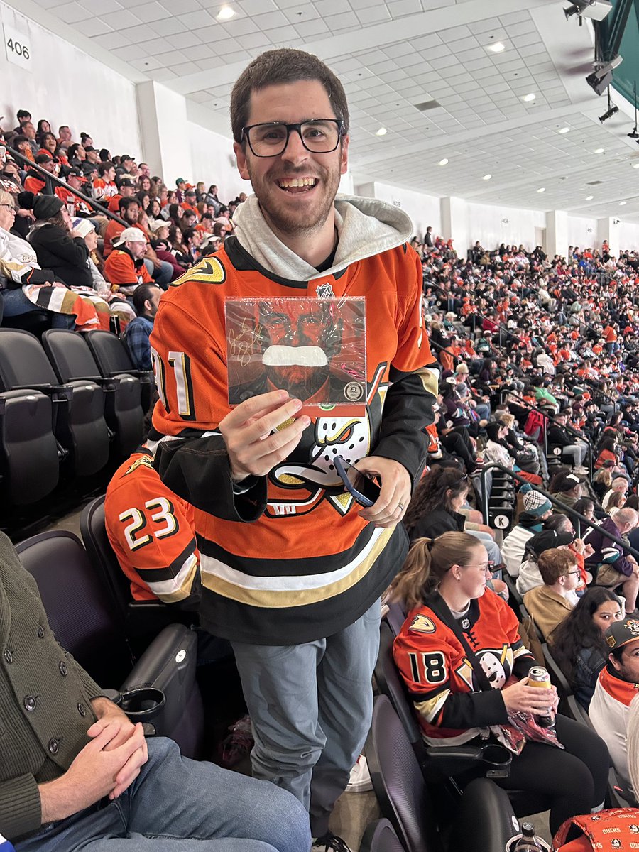 x - Anaheim Ducks tweet media