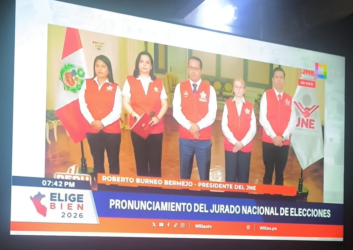 Kay 💙🐱 tweet media