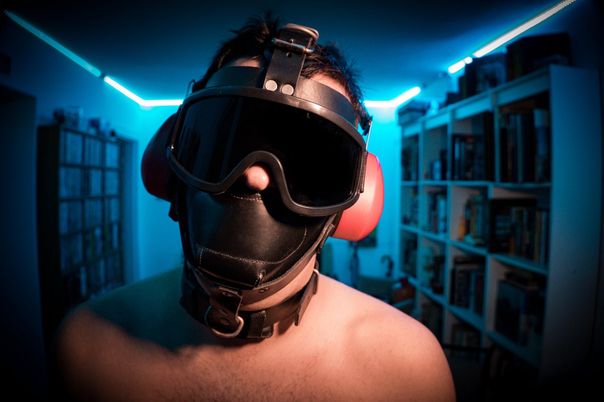 slvbenji's tweet photo. @MstrMich decided His property should be kept this Sunday night in mild sensory deprivation, along with a buttplug and — as always — locked in chastity. https://t.co/Rd0yzhvnbh