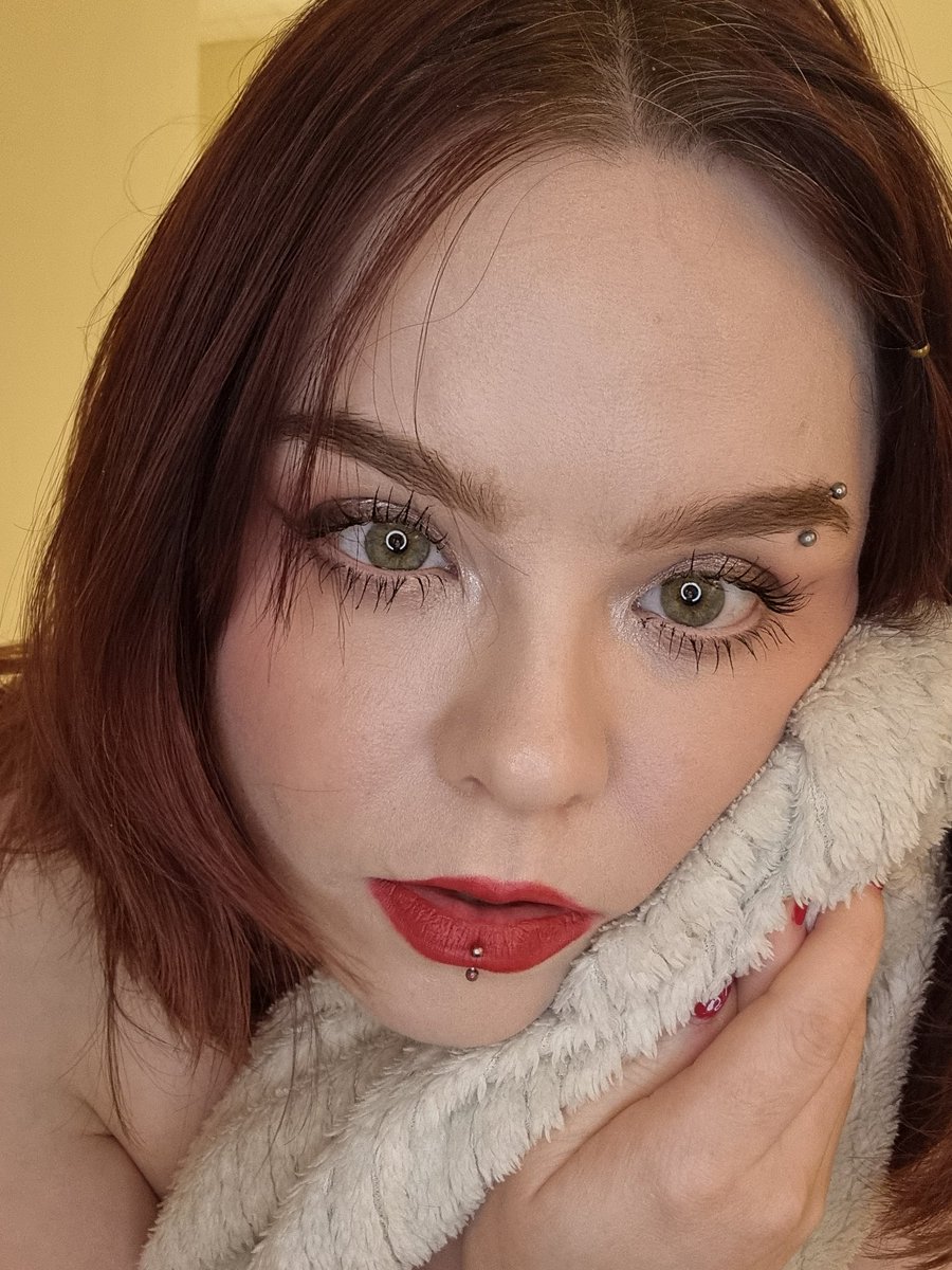 Julia Anne tweet media